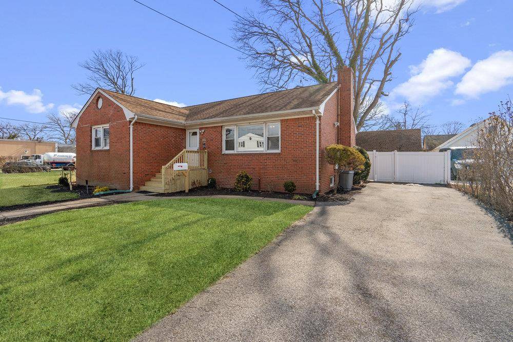 Bellmore, NY 11710,2524 N Jerusalem RD