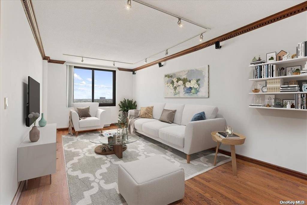 Bayside, NY 11360,2 Bay Club Dr #PhD