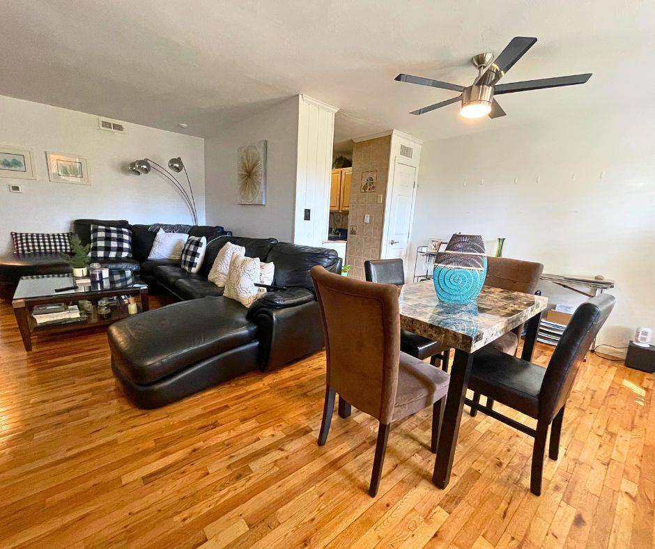 Middle Island, NY 11953,296 Artist Lake DR
