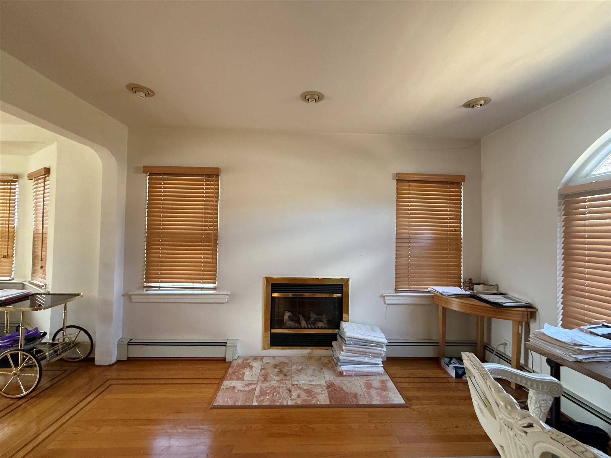 Roslyn Heights, NY 11577,5 Garfield PL