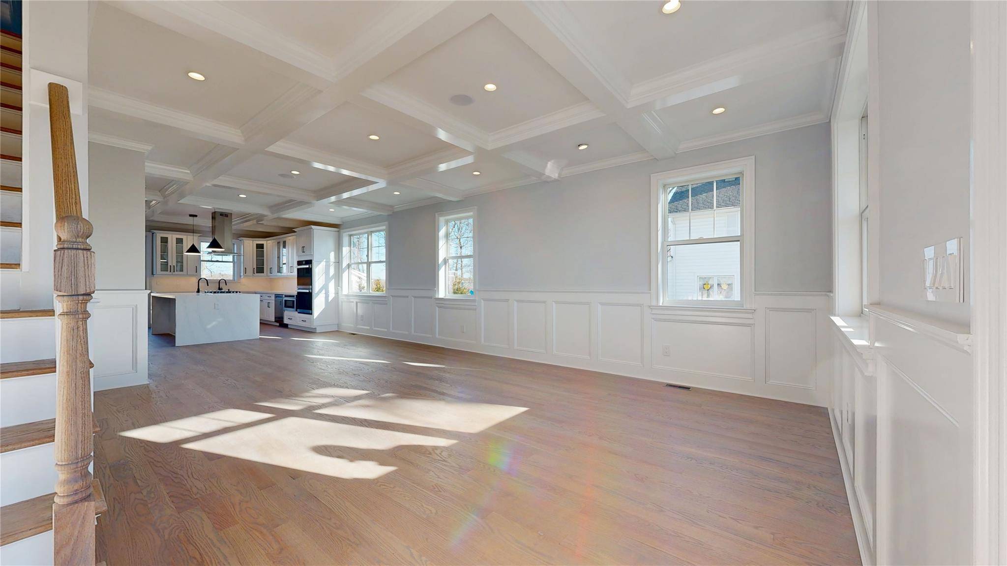 East Moriches, NY 11940,205 Pine ST