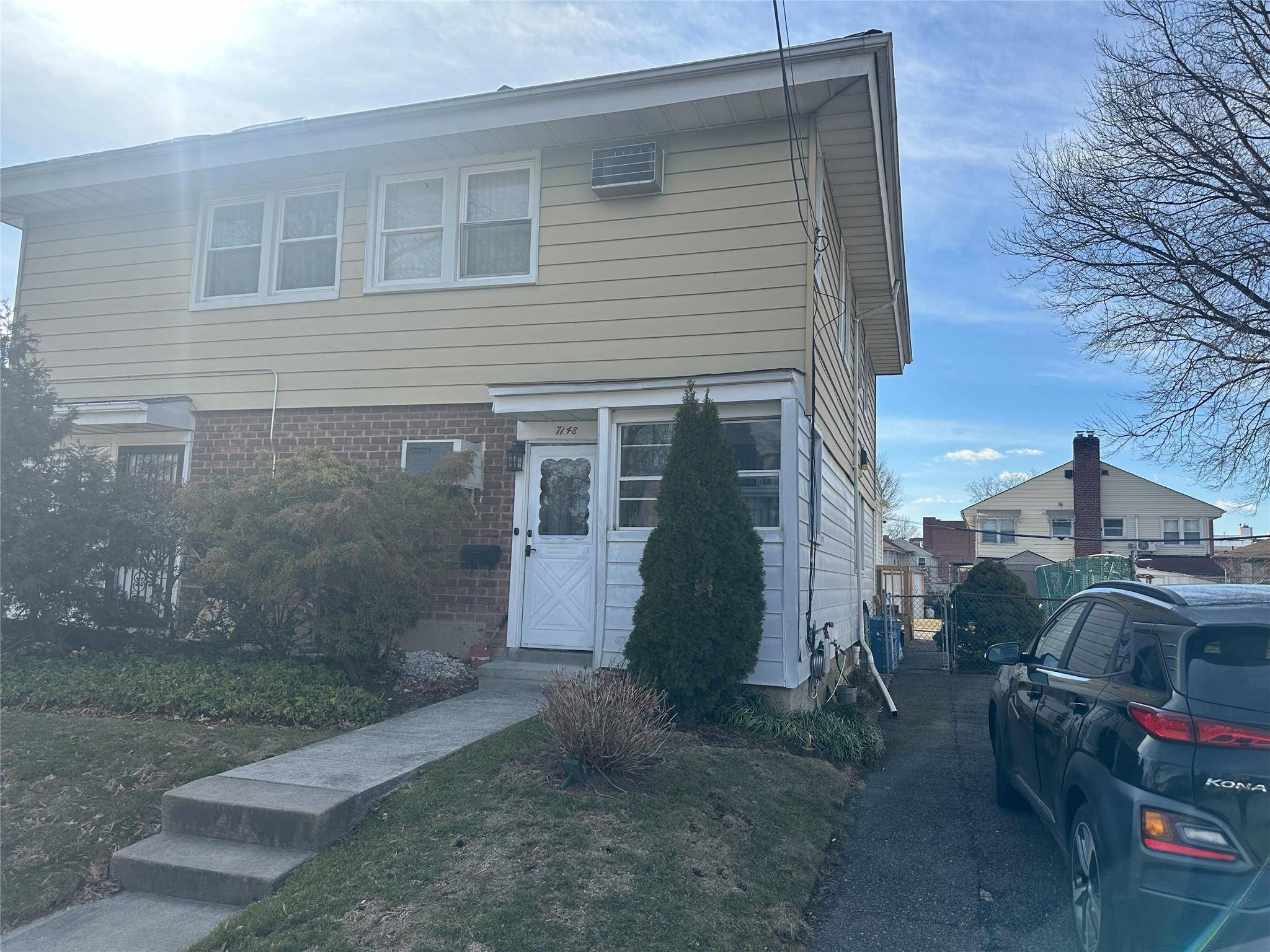Fresh Meadows, NY 11365,71-48 166 ST