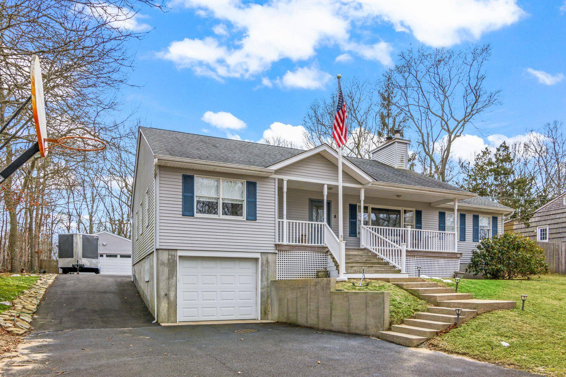Hampton Bays, NY 11946,8 Rolling Woods LN