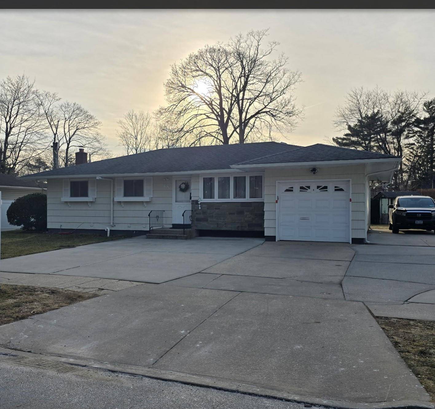 Brentwood, NY 11717,68 Washington