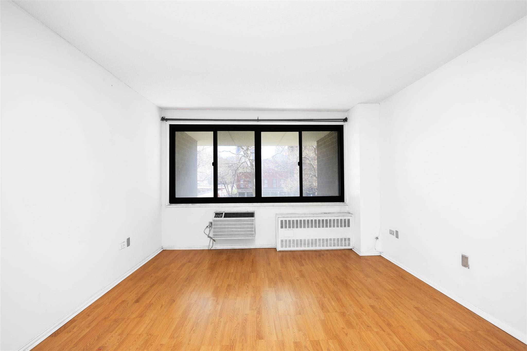 New York (manhattan), NY 10038,333 Pearl ST #3M