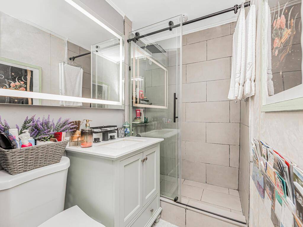 Bronx, NY 10471,5800 Arlington AVE #16A