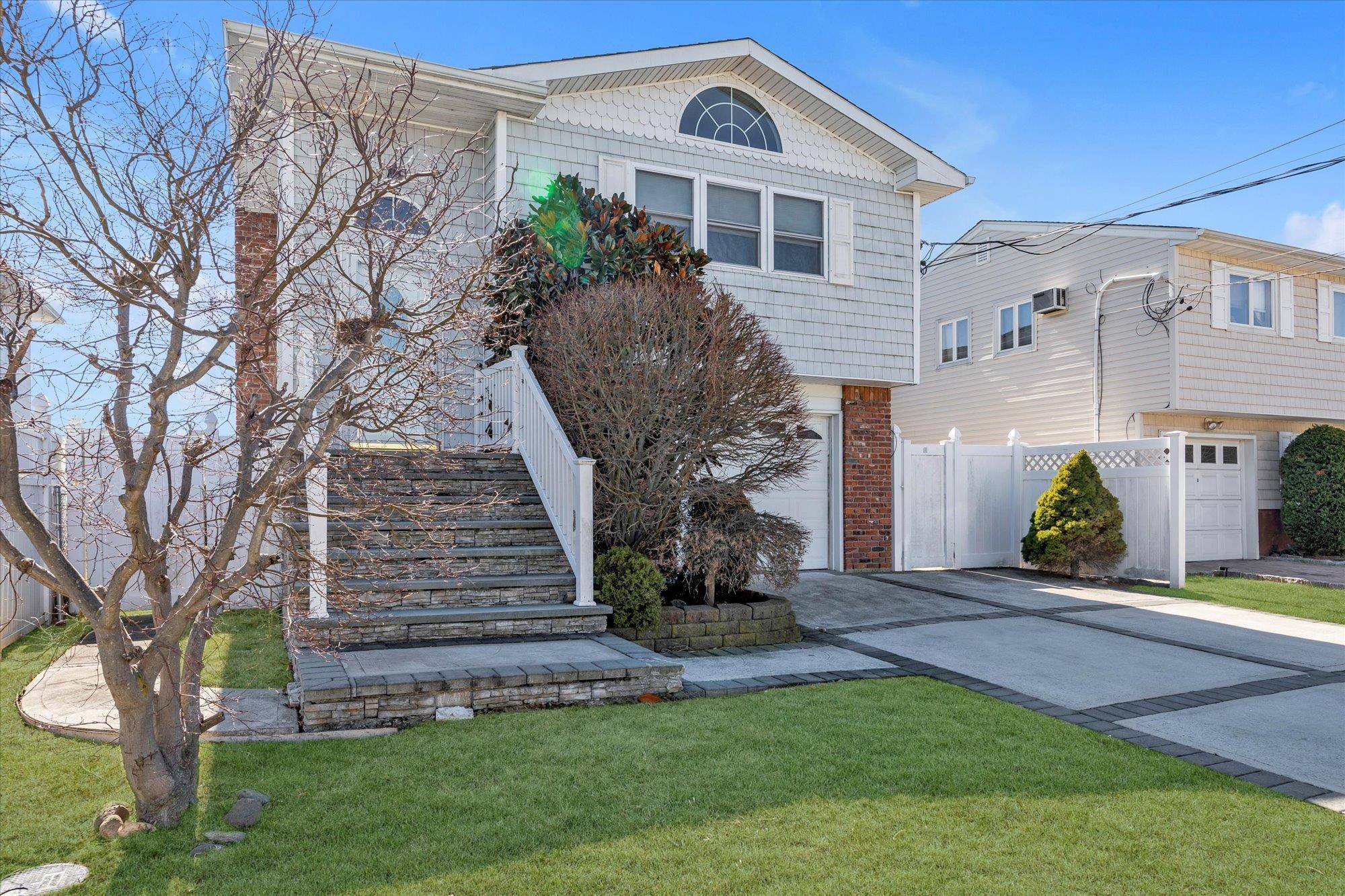 Seaford, NY 11783,3630 Marinor ST
