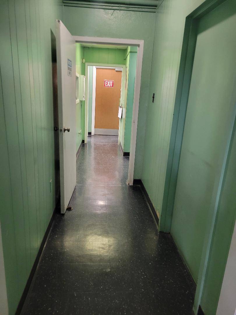 Bronx, NY 10469,3004 Lurting AVE