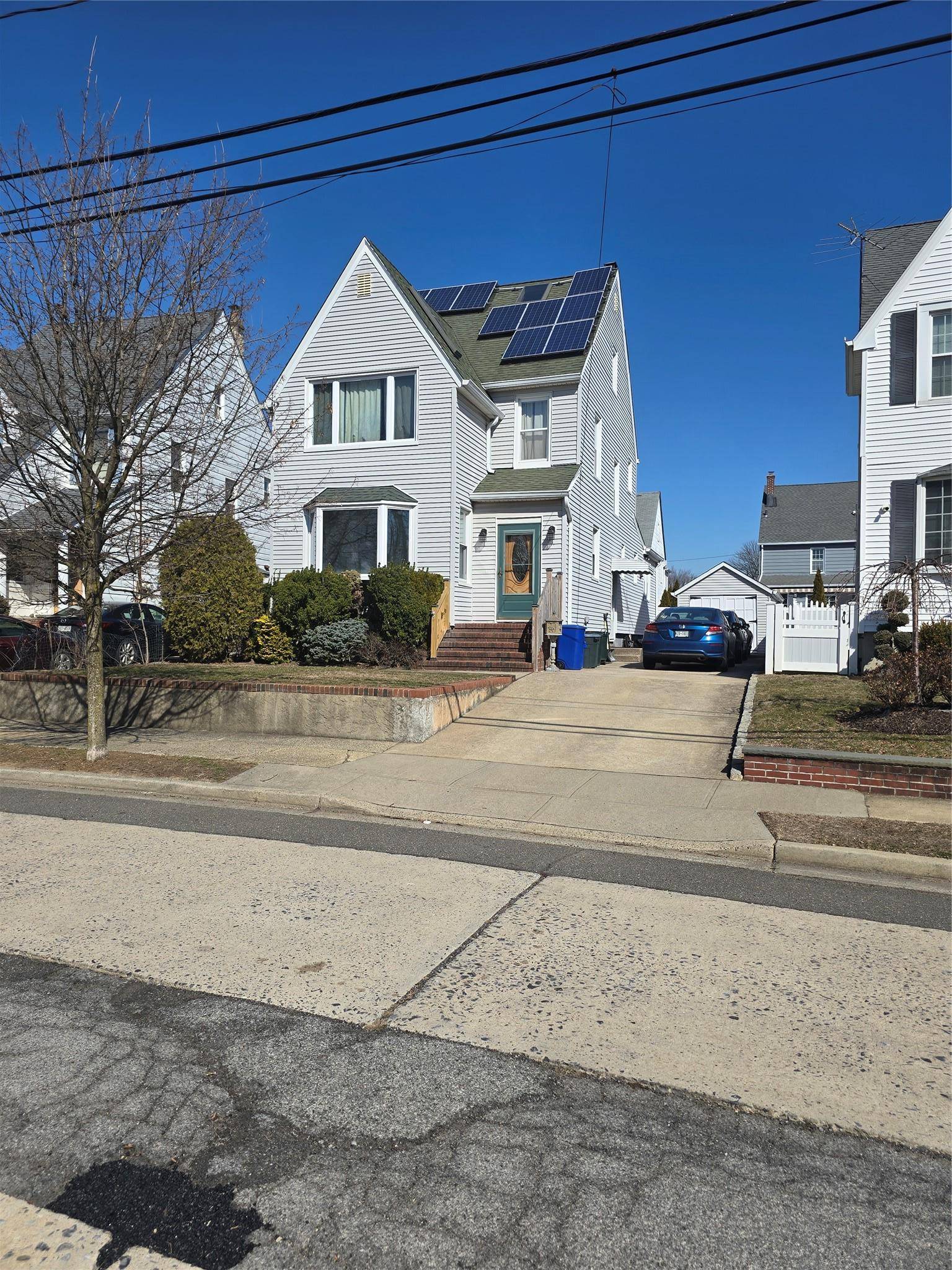 Valley Stream, NY 11581,167 Locust ST