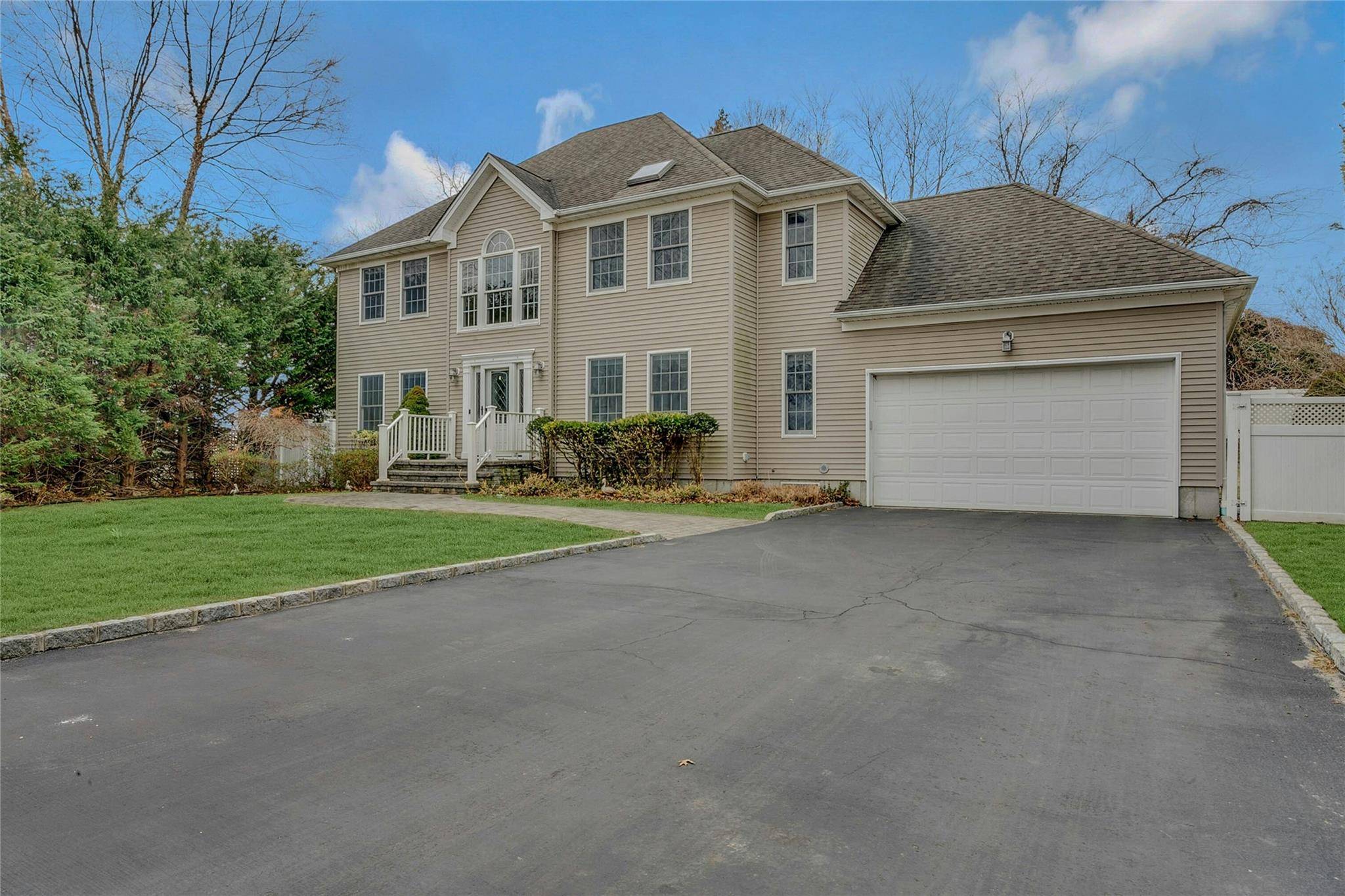 Smithtown, NY 11787,9 Franciscan LN
