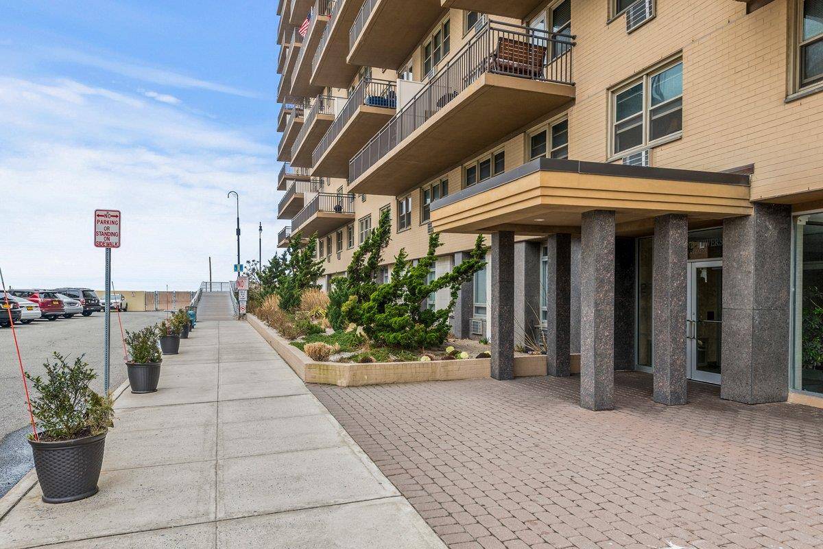Long Beach, NY 11561,25 Neptune BLVD #5C