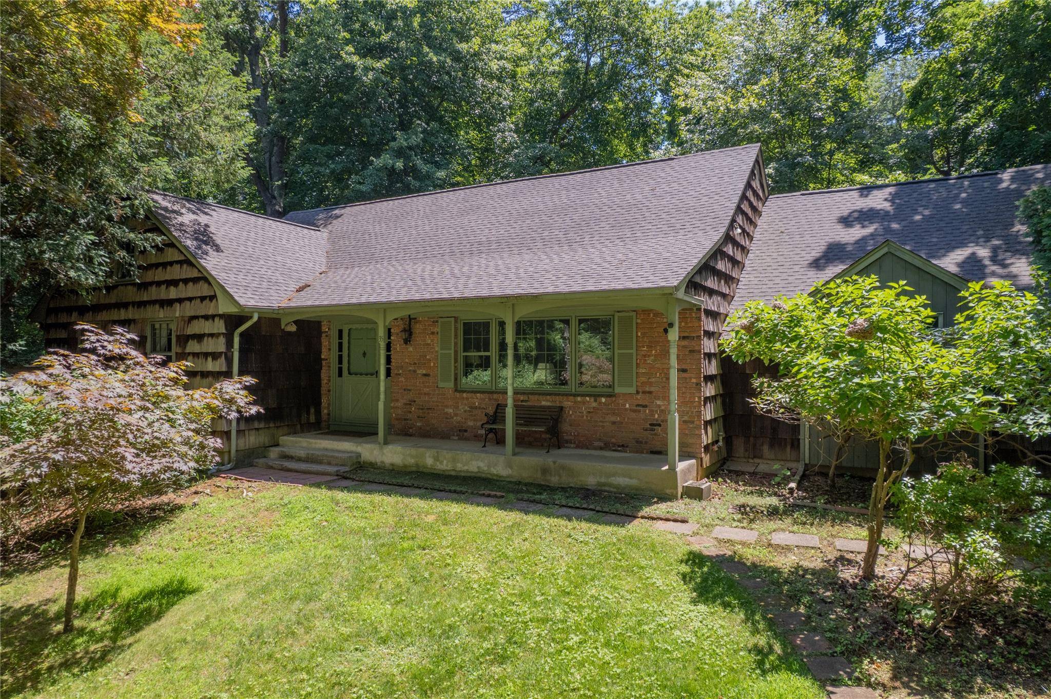 Shoreham, NY 11786,35 Mary Pitkin PATH