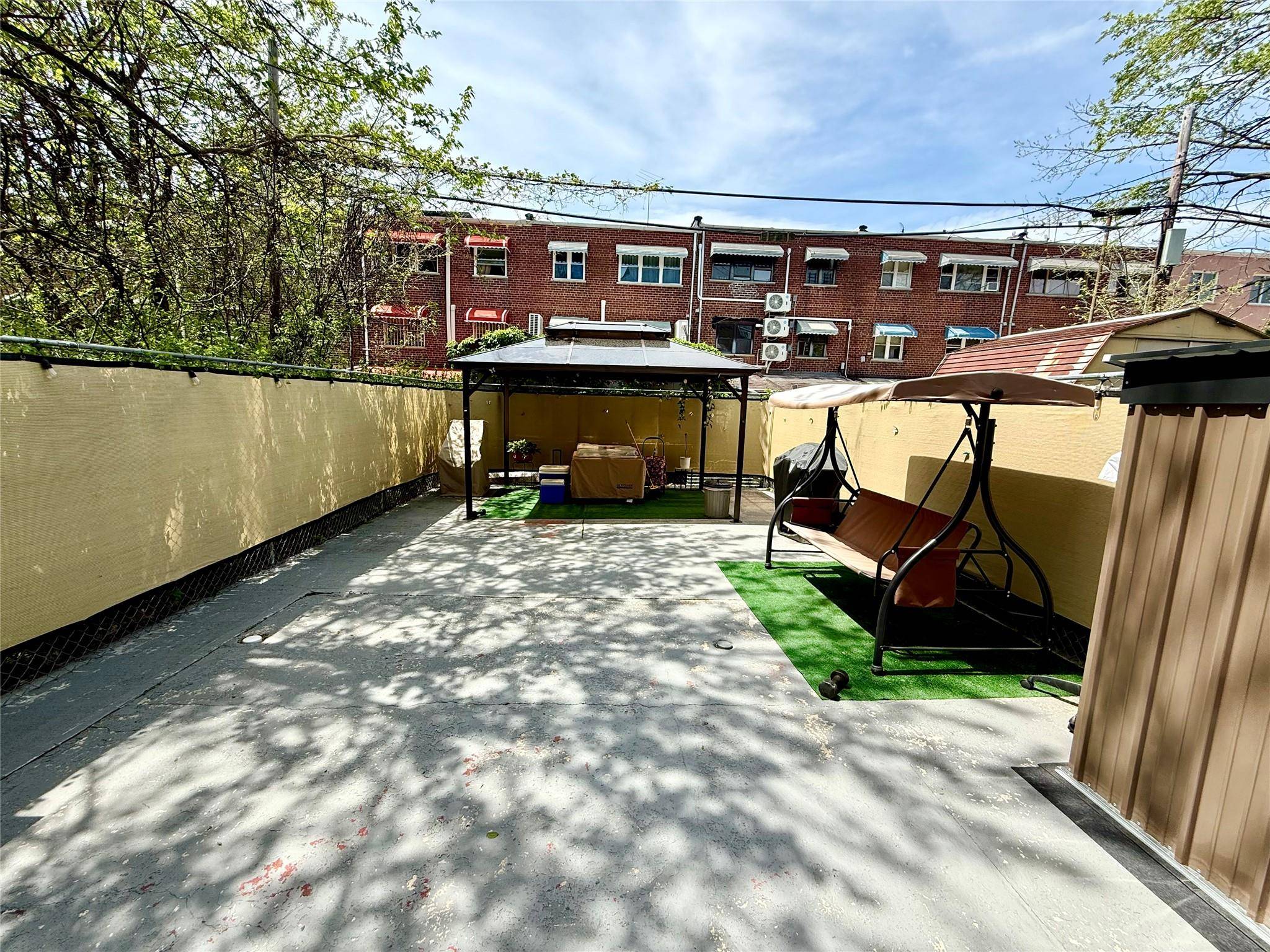 Bronx, NY 10473,437 Torry AVE