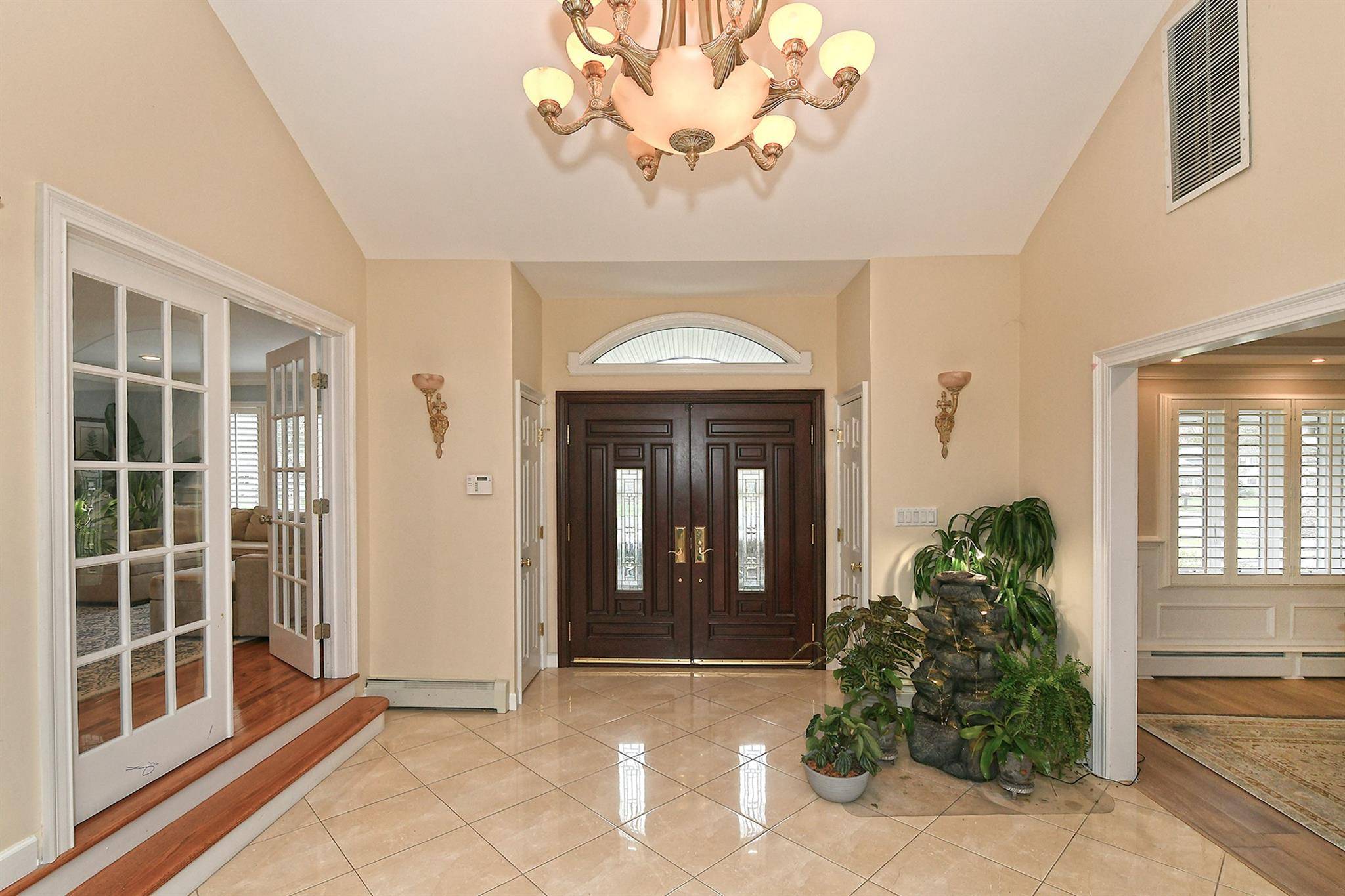 Dix Hills, NY 11746,12 Winthrop DR