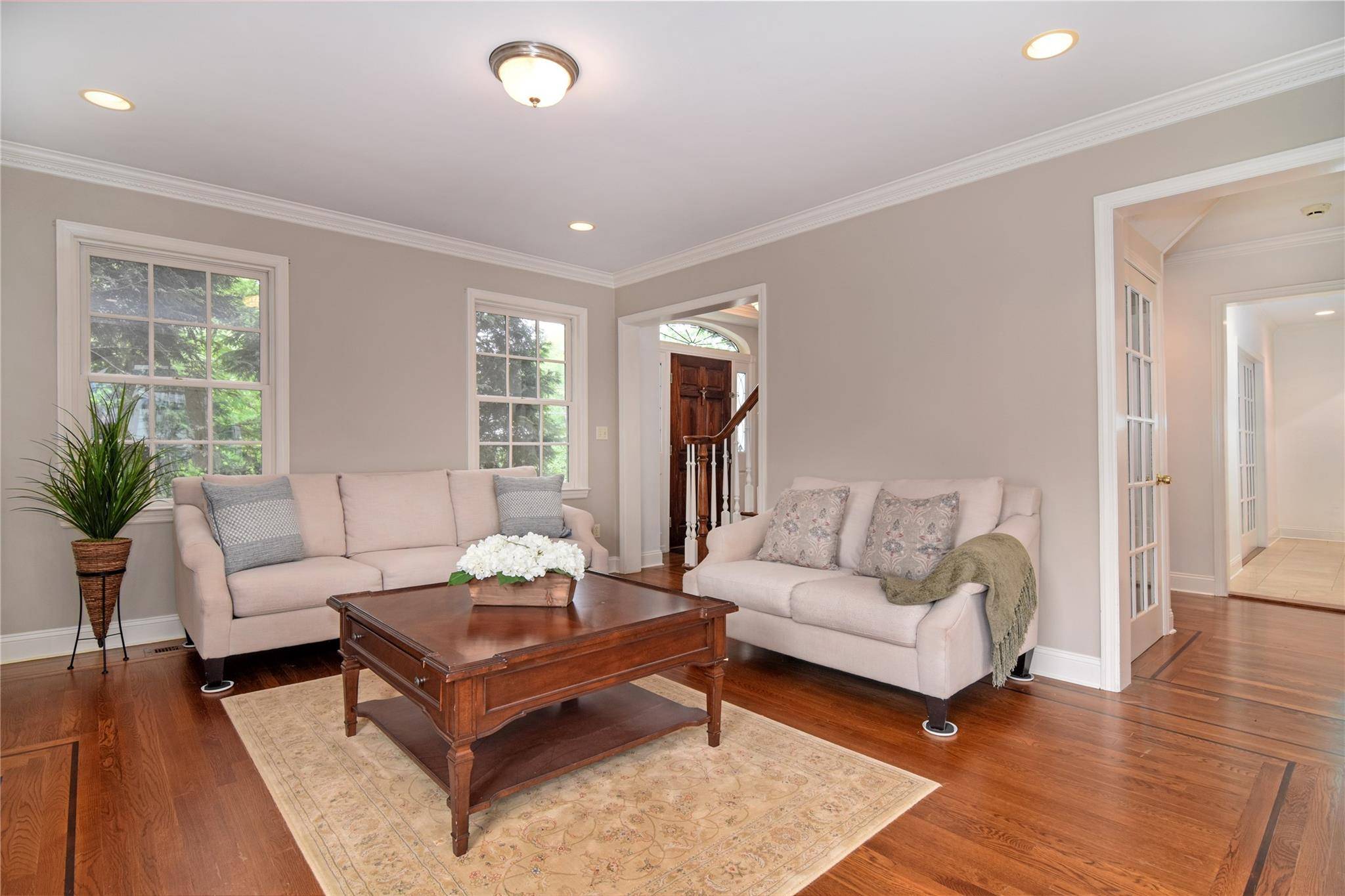 Pelham, NY 10803,6 Hazen ST
