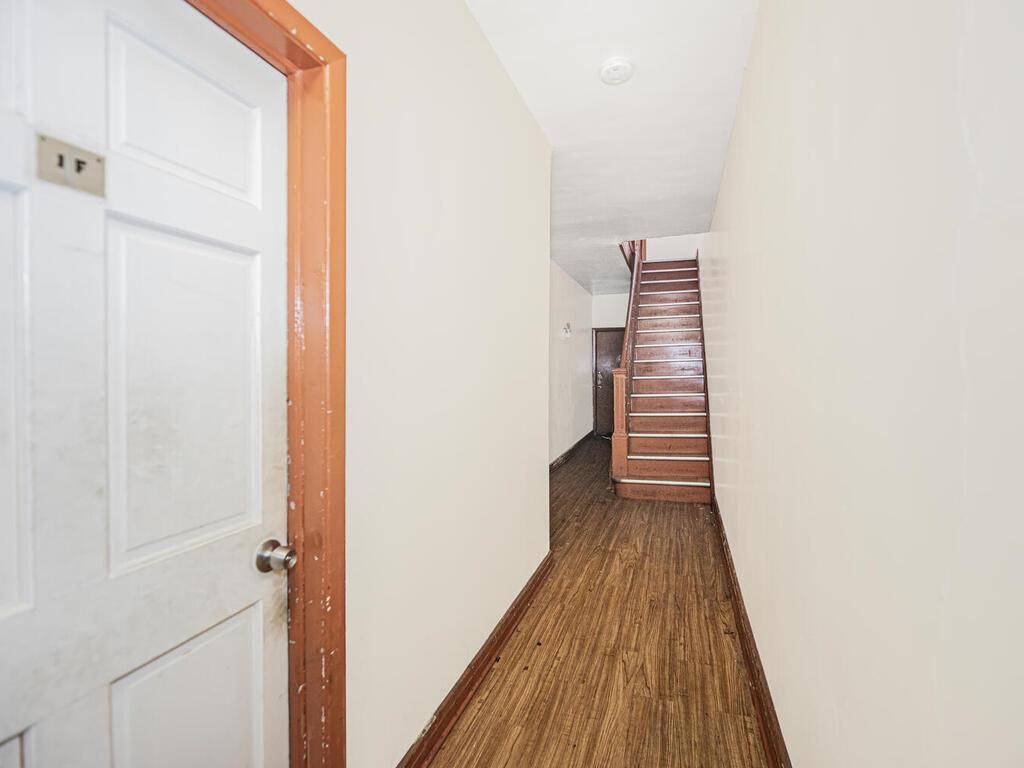 Bronx, NY 10460,1445 Leland AVE