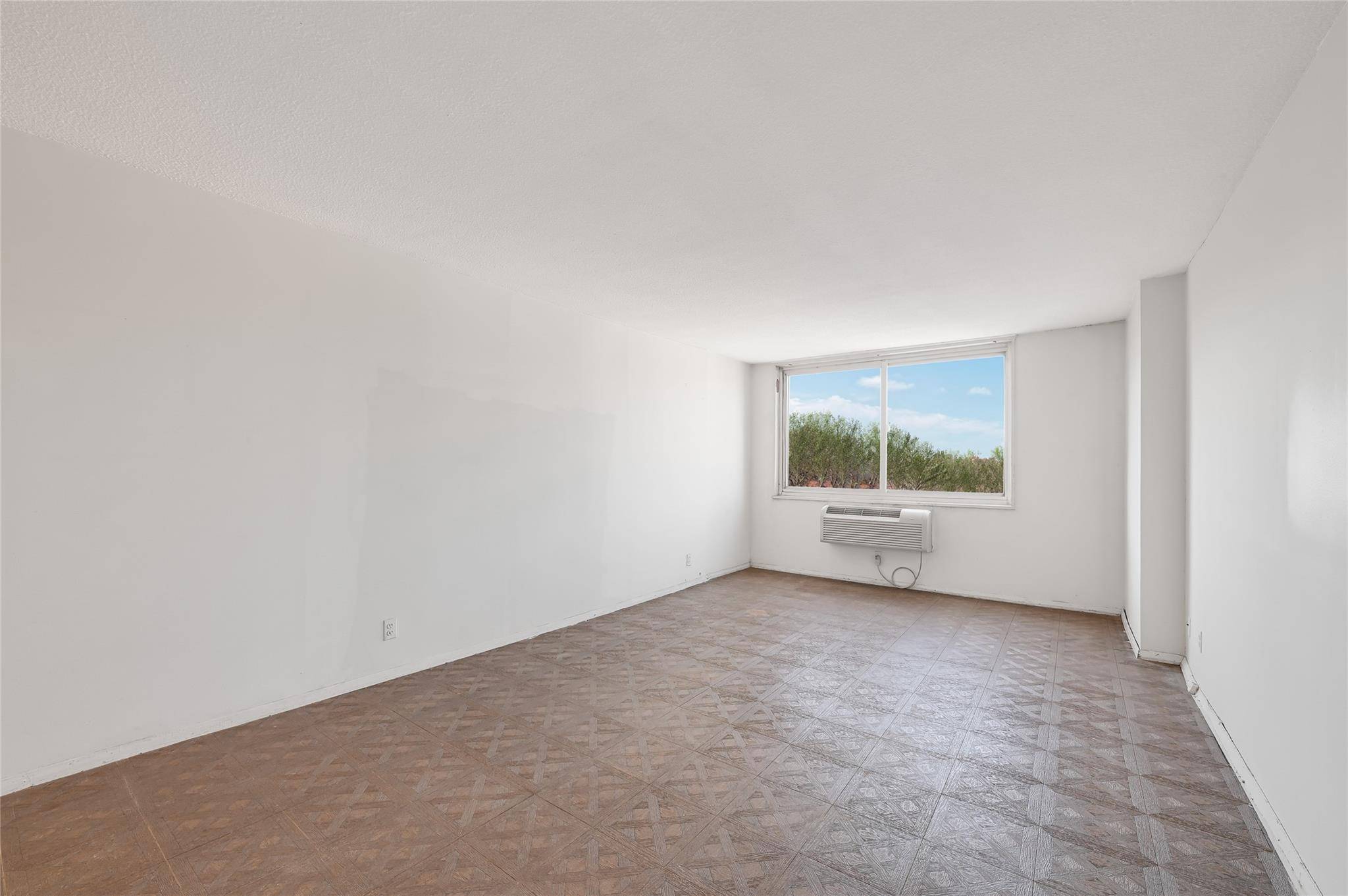 Forest Hills, NY 11375,118-17 Union TPKE #5D