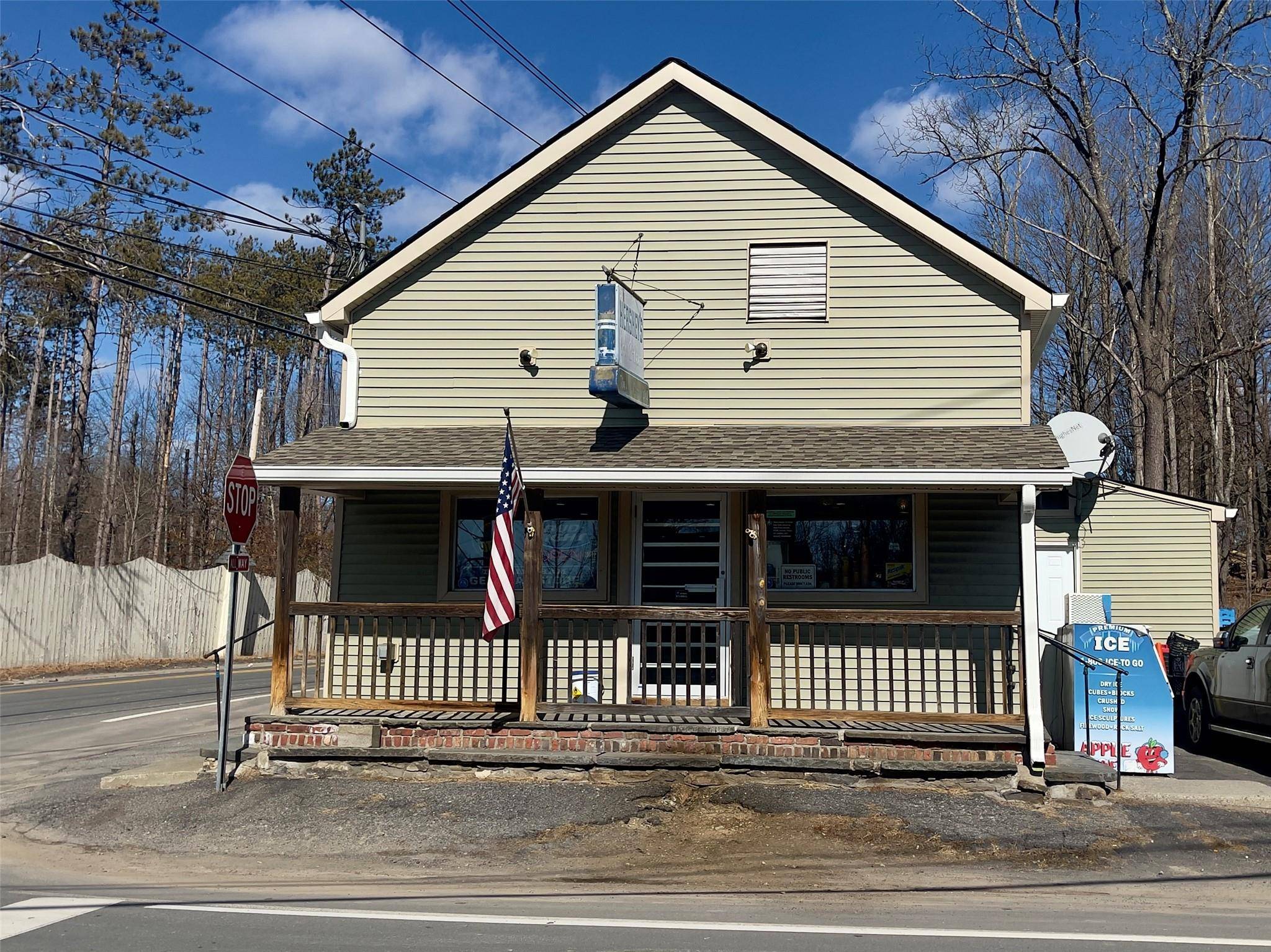 Burlingham, NY 12722,3 Hamilton RD