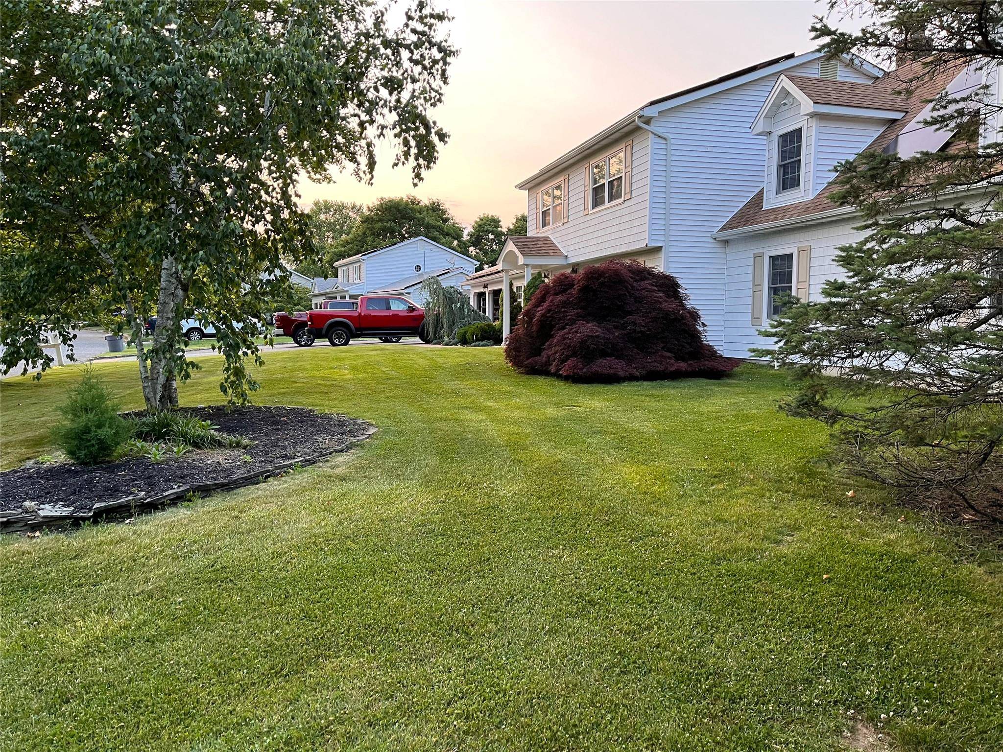 Mount Sinai, NY 11766,15 Ross LN