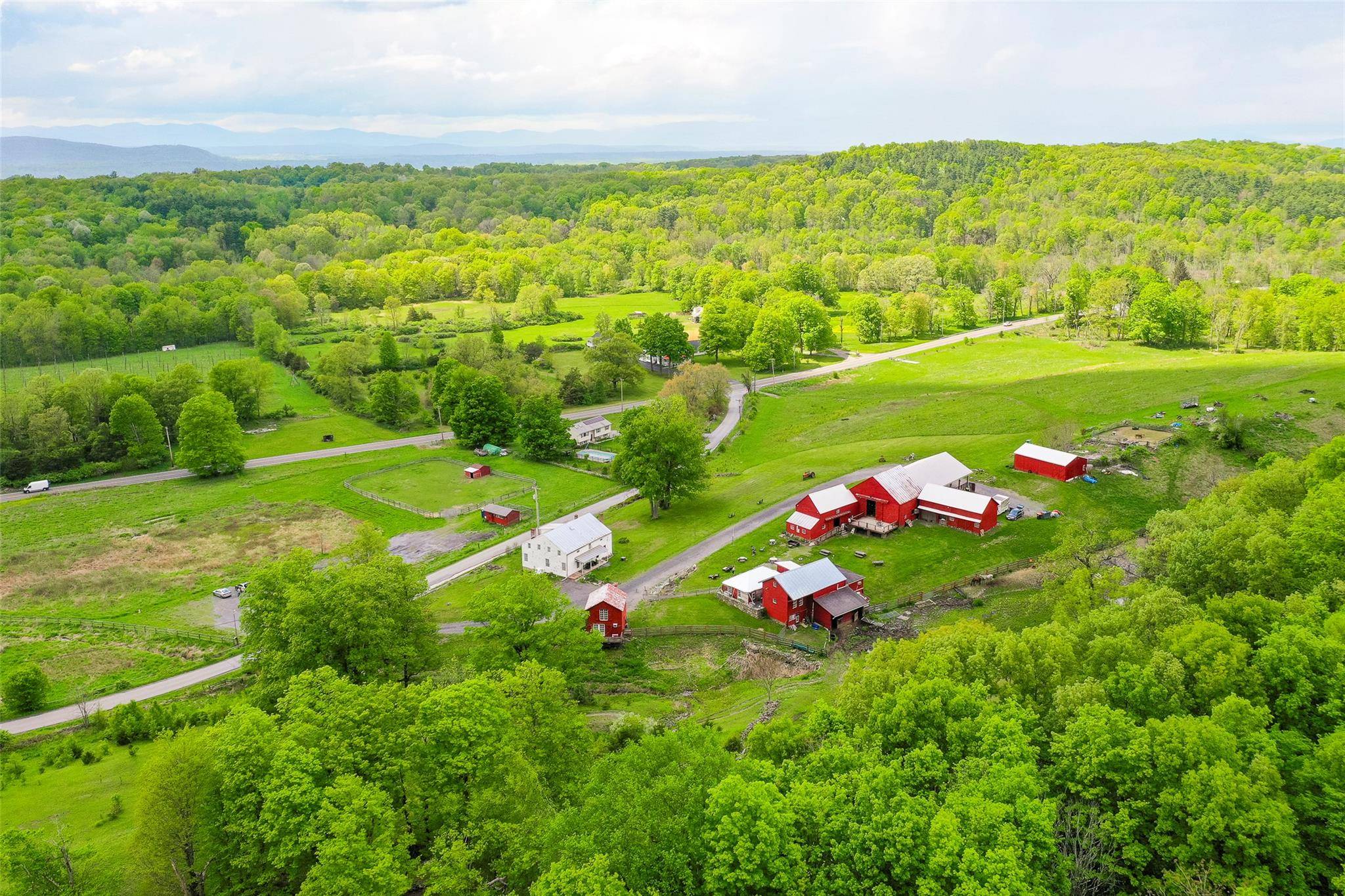 Staatsburg, NY 12580,148 N Creek RD