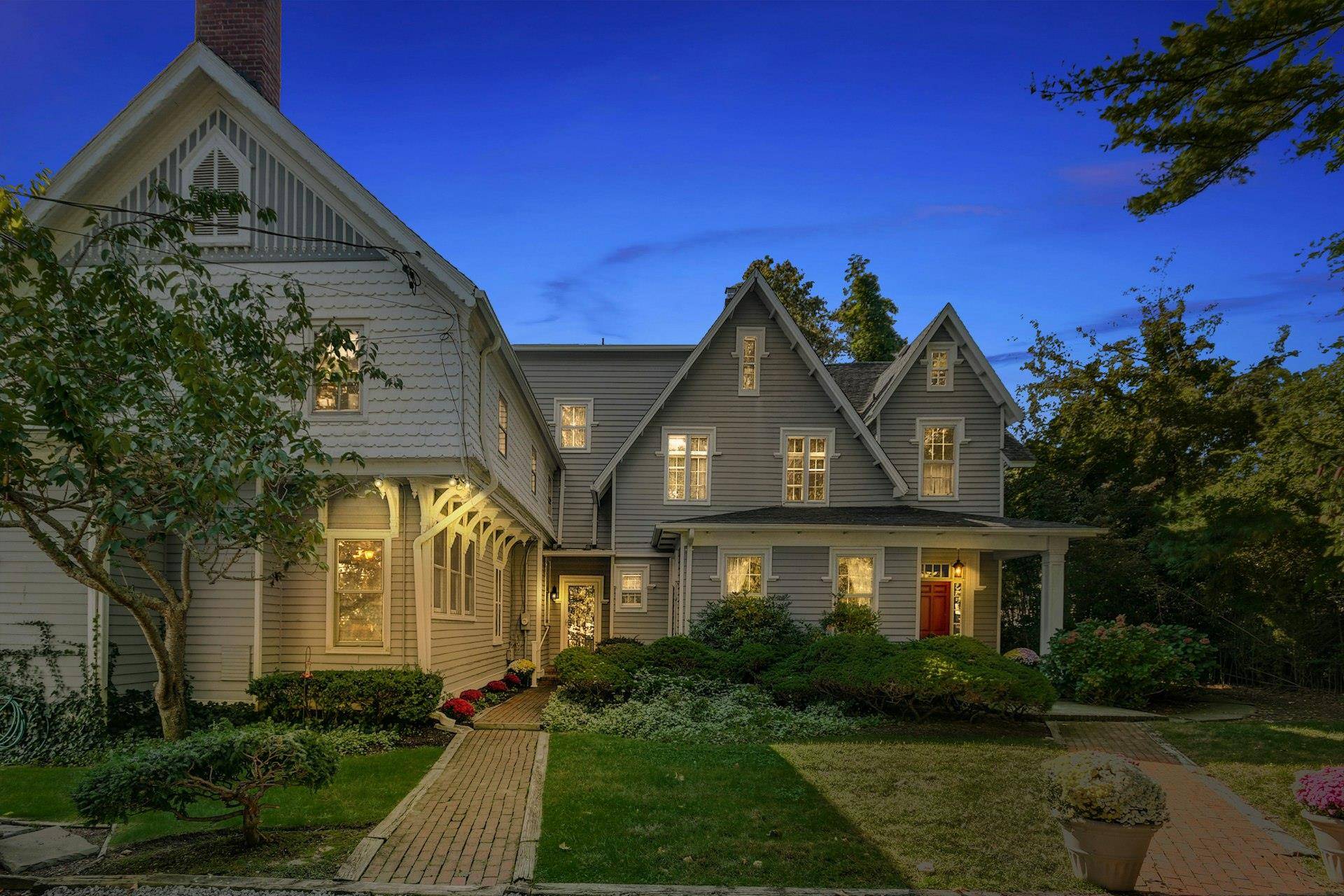 Islip, NY 11751,22 Suellen RD