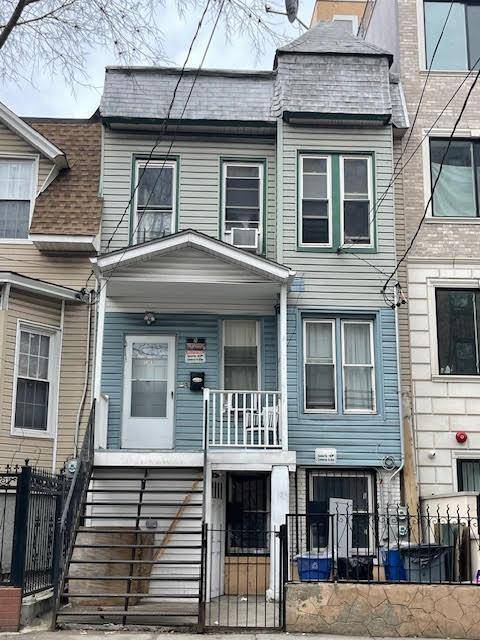 Bronx, NY 10452,1303 Shakespeare AVE