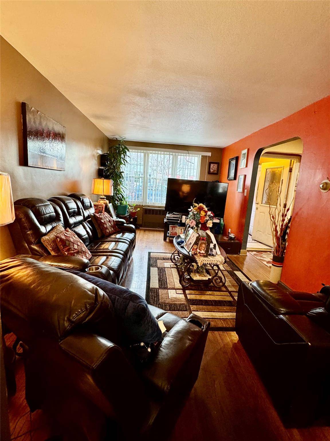 Bronx, NY 10469,3060 Grace AVE