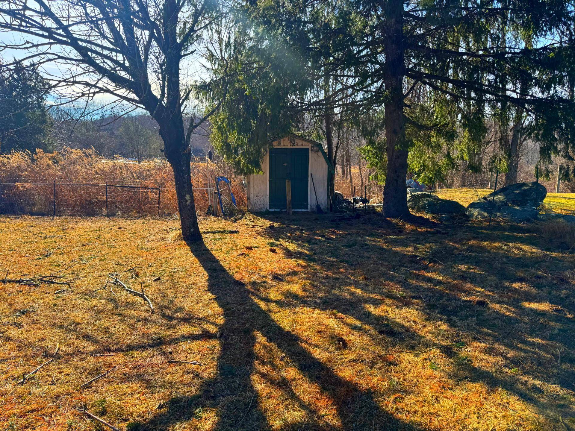 Brewster, NY 10509,4 Dogwood LN