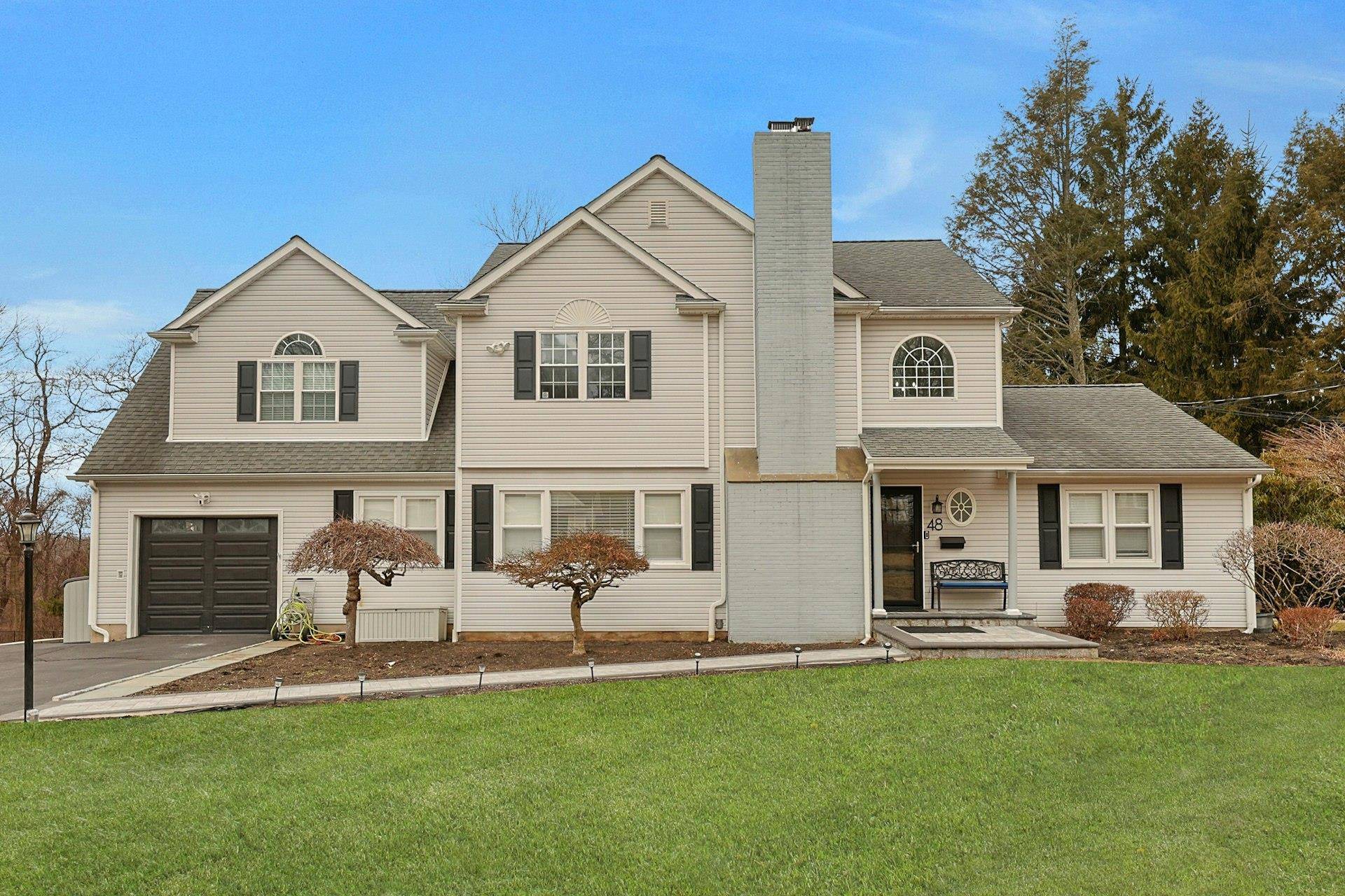Valhalla, NY 10595,48 Galloway LN