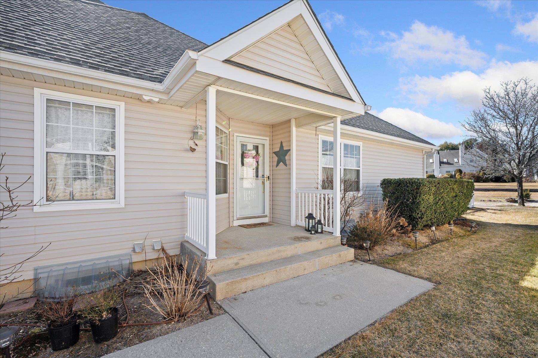 Riverhead, NY 11901,55 Goose Neck LN
