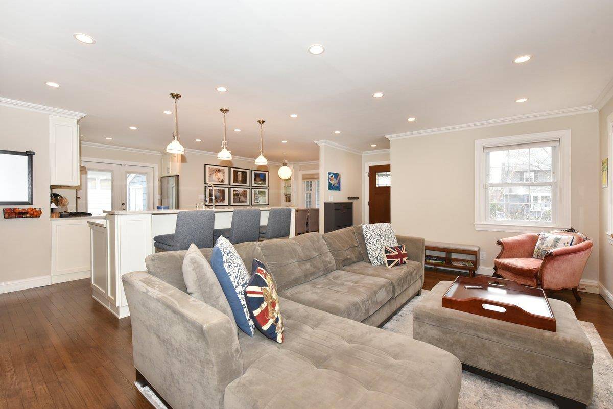 Floral Park, NY 11001,67 Ontario RD