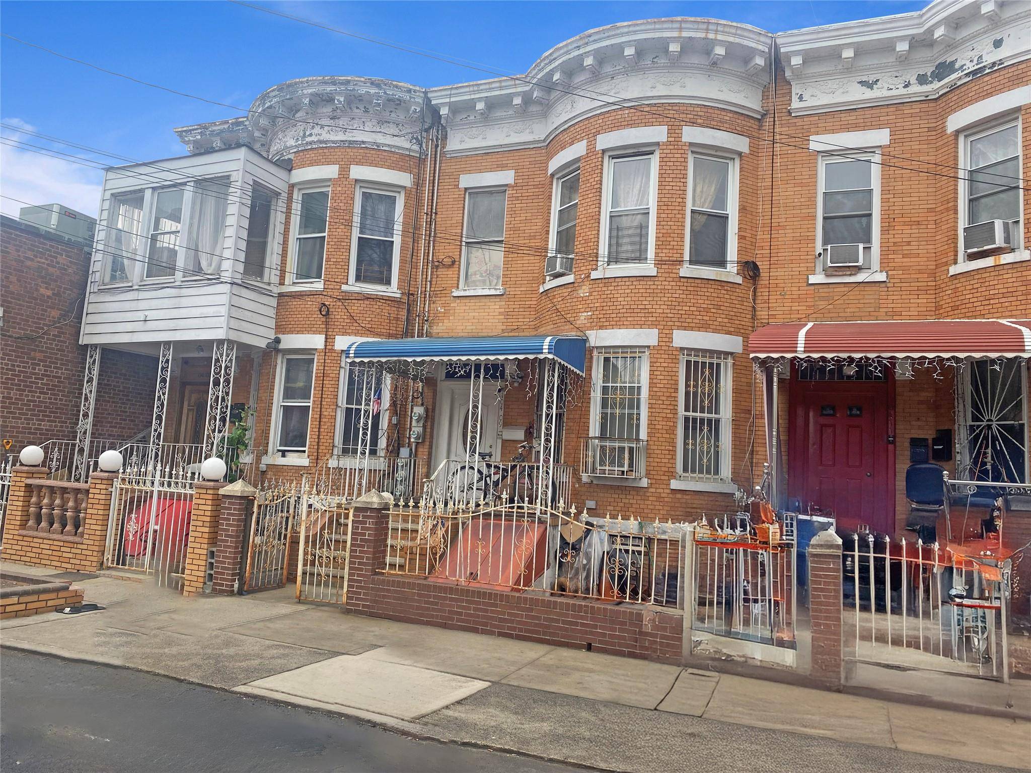 Ozone Park, NY 11416,104-09 94 AVE