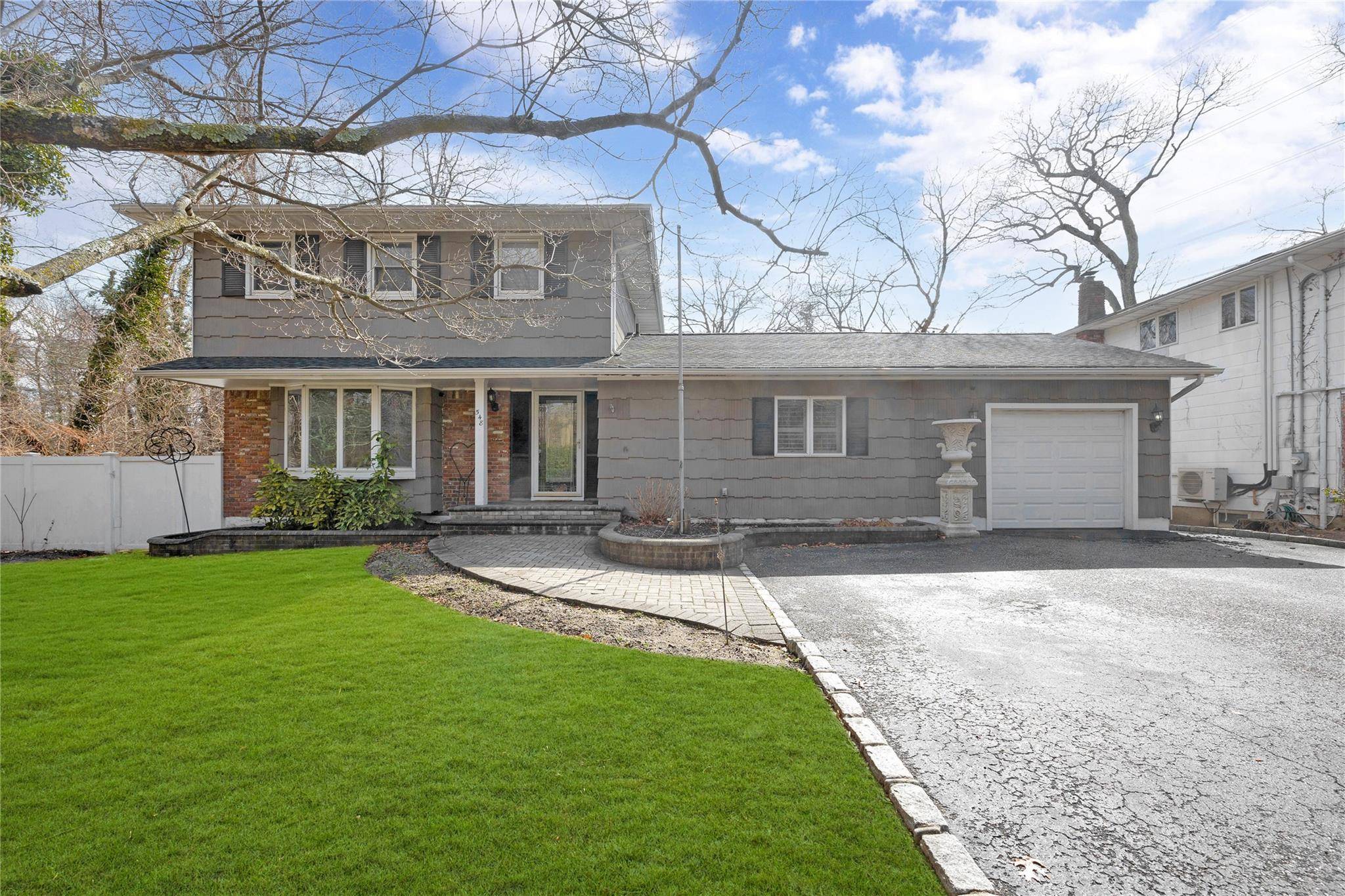 Hauppauge, NY 11788,548 New HWY