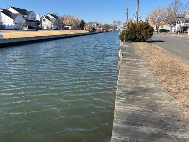 Amityville, NY 11701,27 North Plaza