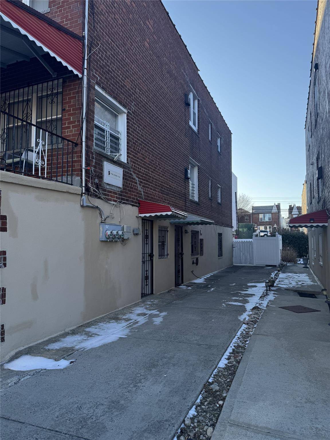 Bronx, NY 10469,3031 Paulding AVE