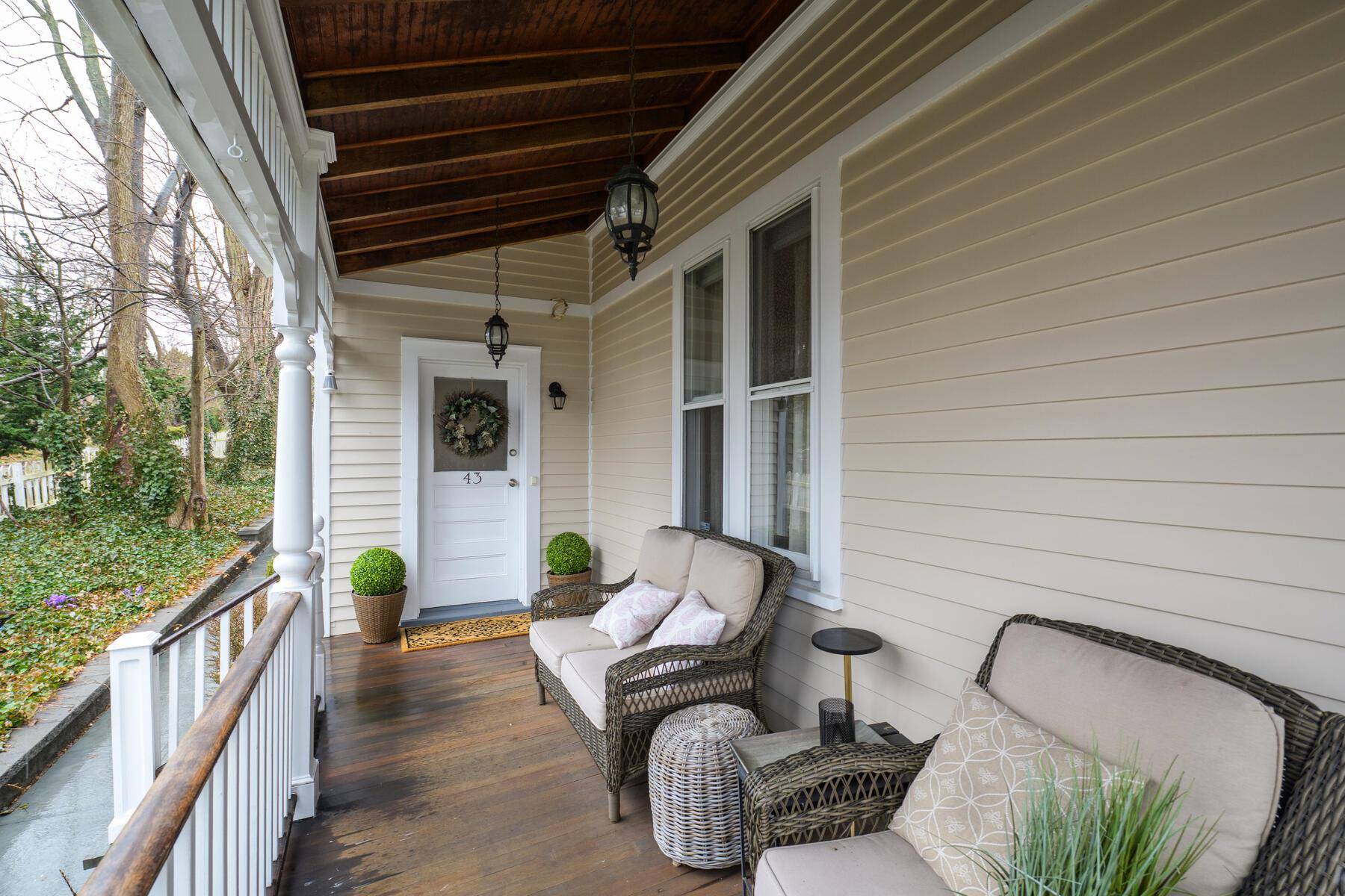 Huntington, NY 11743,43 W Neck RD