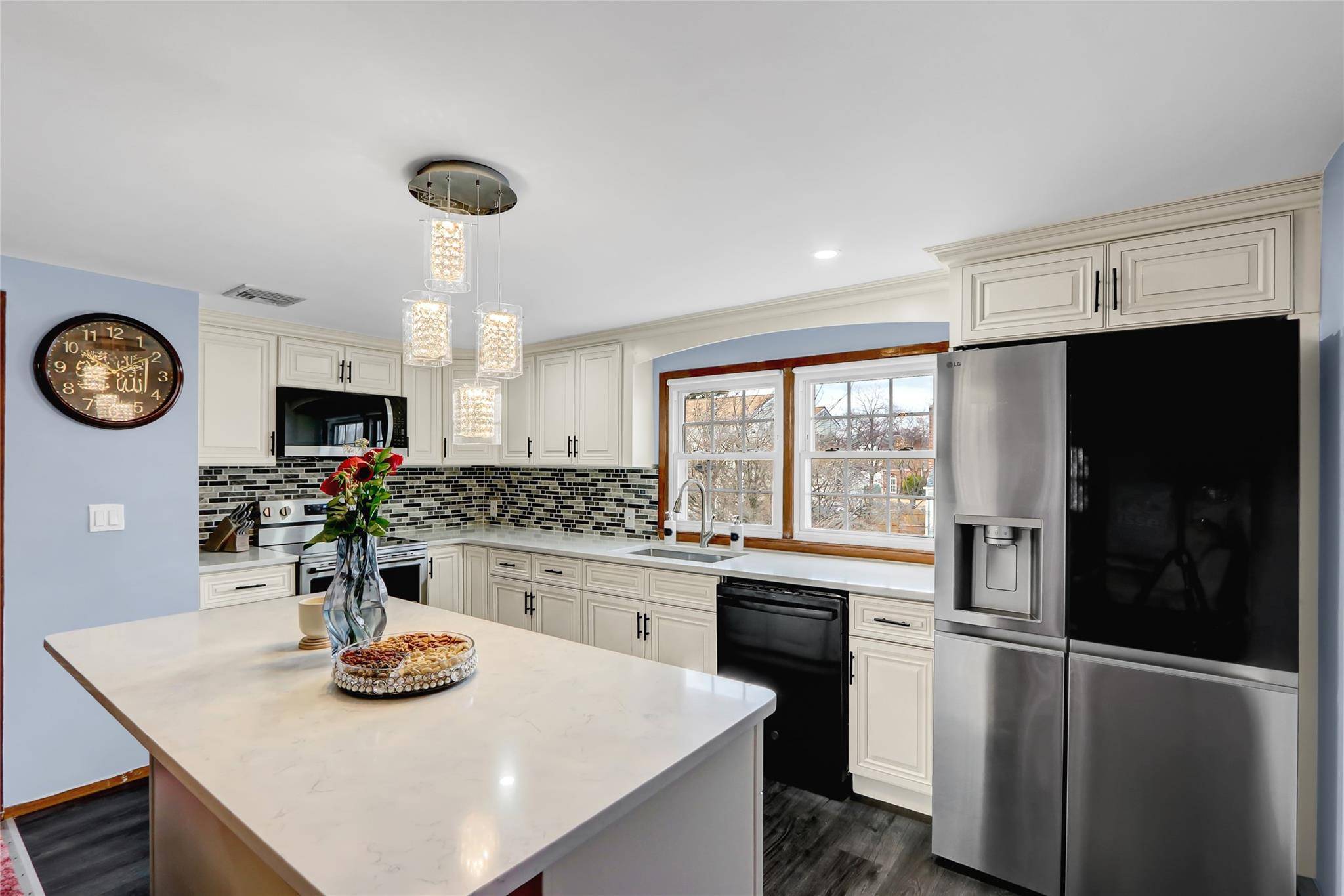 Farmingdale, NY 11735,25 Arch AVE