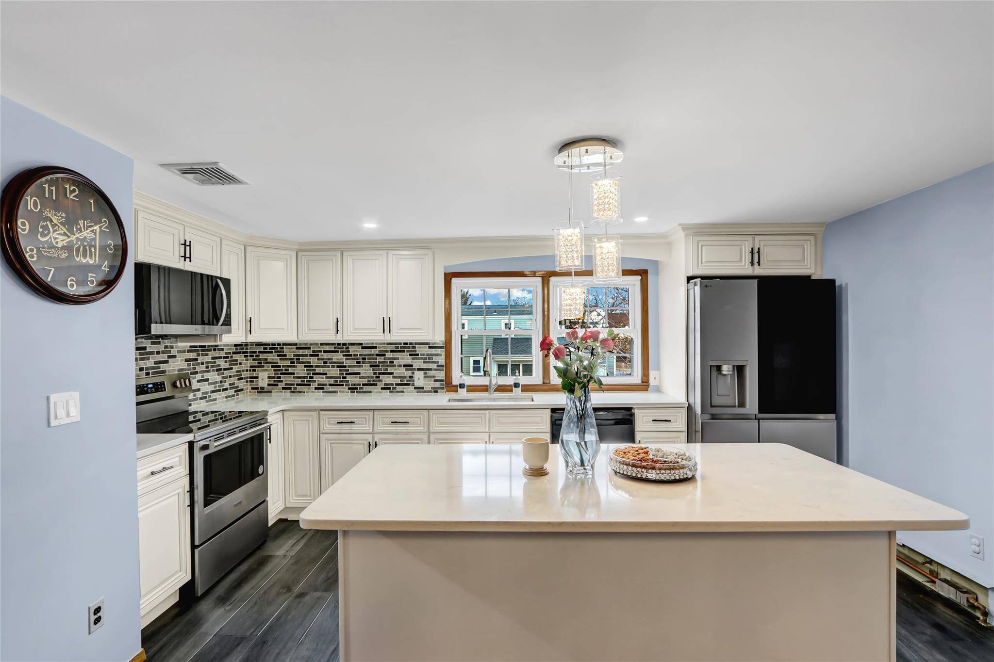 Farmingdale, NY 11735,25 Arch AVE