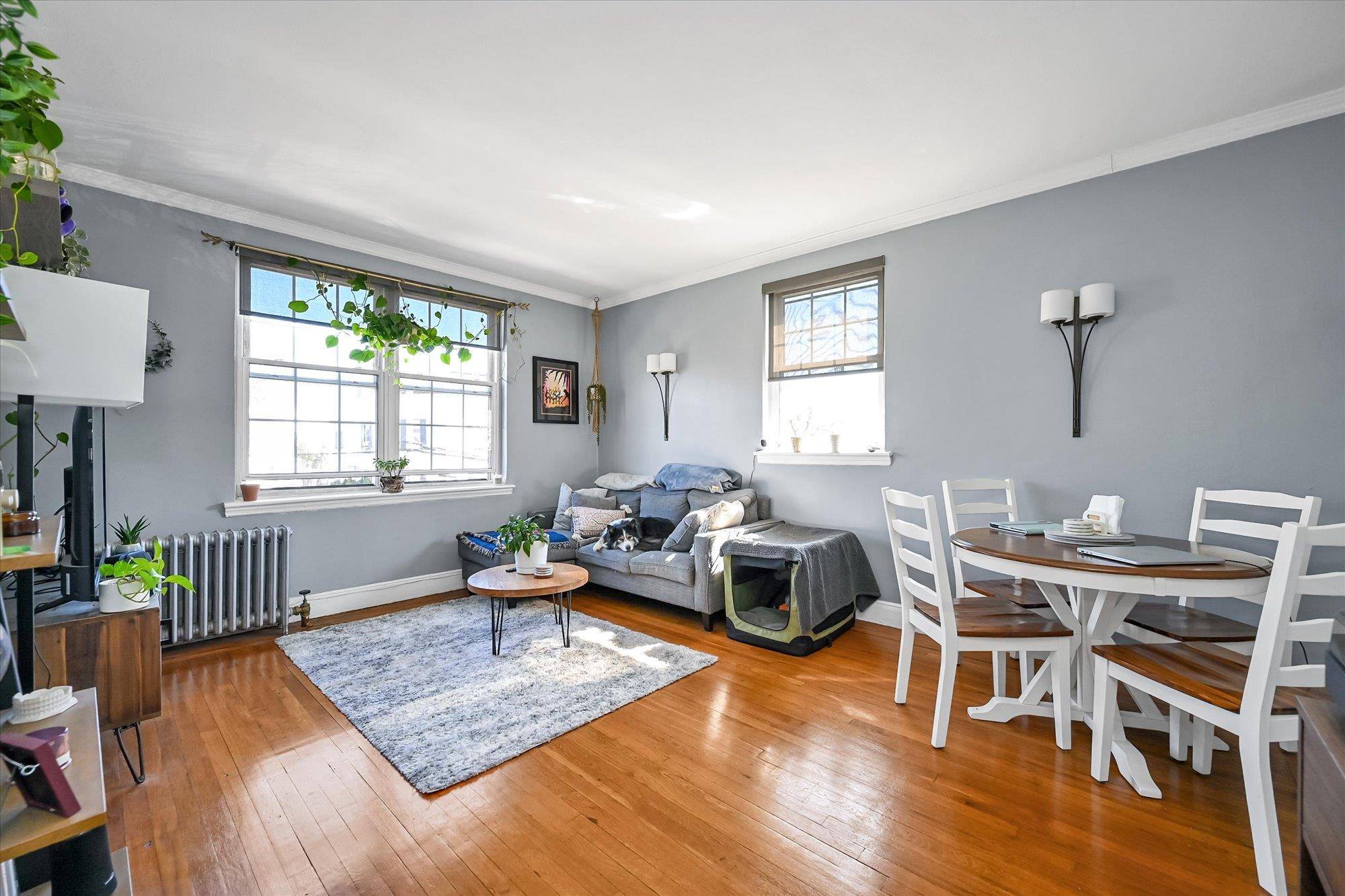 Astoria, NY 11103,45-28 Newtown RD
