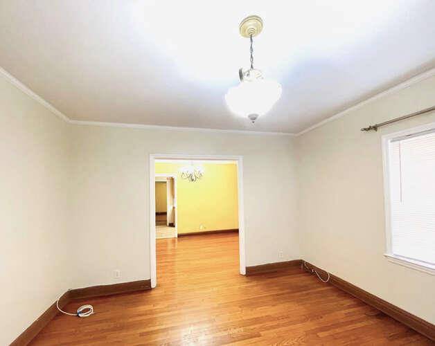 Rego Park, NY 11374,68-09 Alderton Street