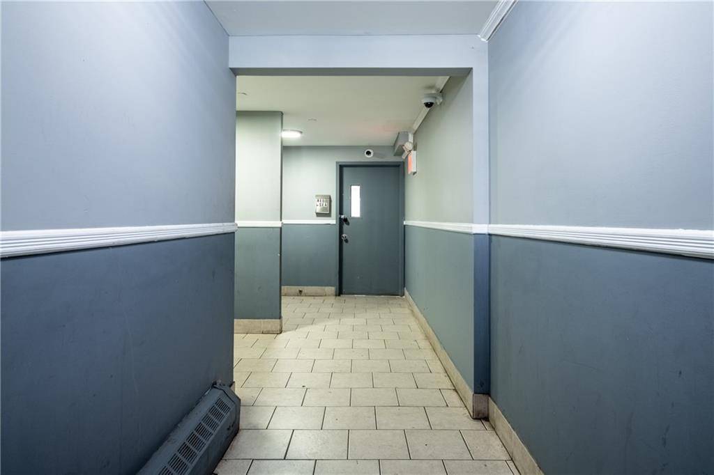 Bronx, NY 10461,2430 Lyvere ST