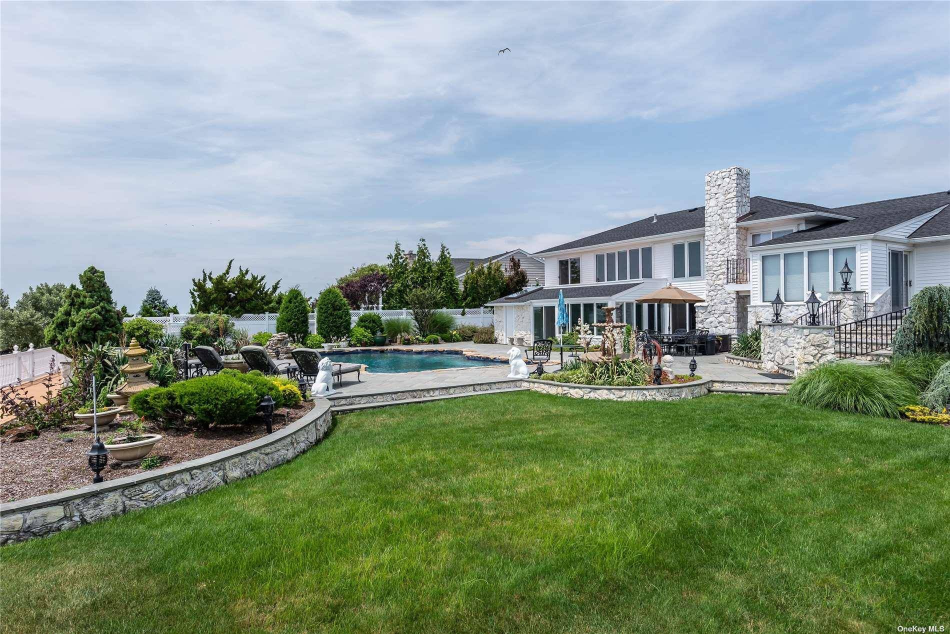Massapequa, NY 11758,62 Riviera DR