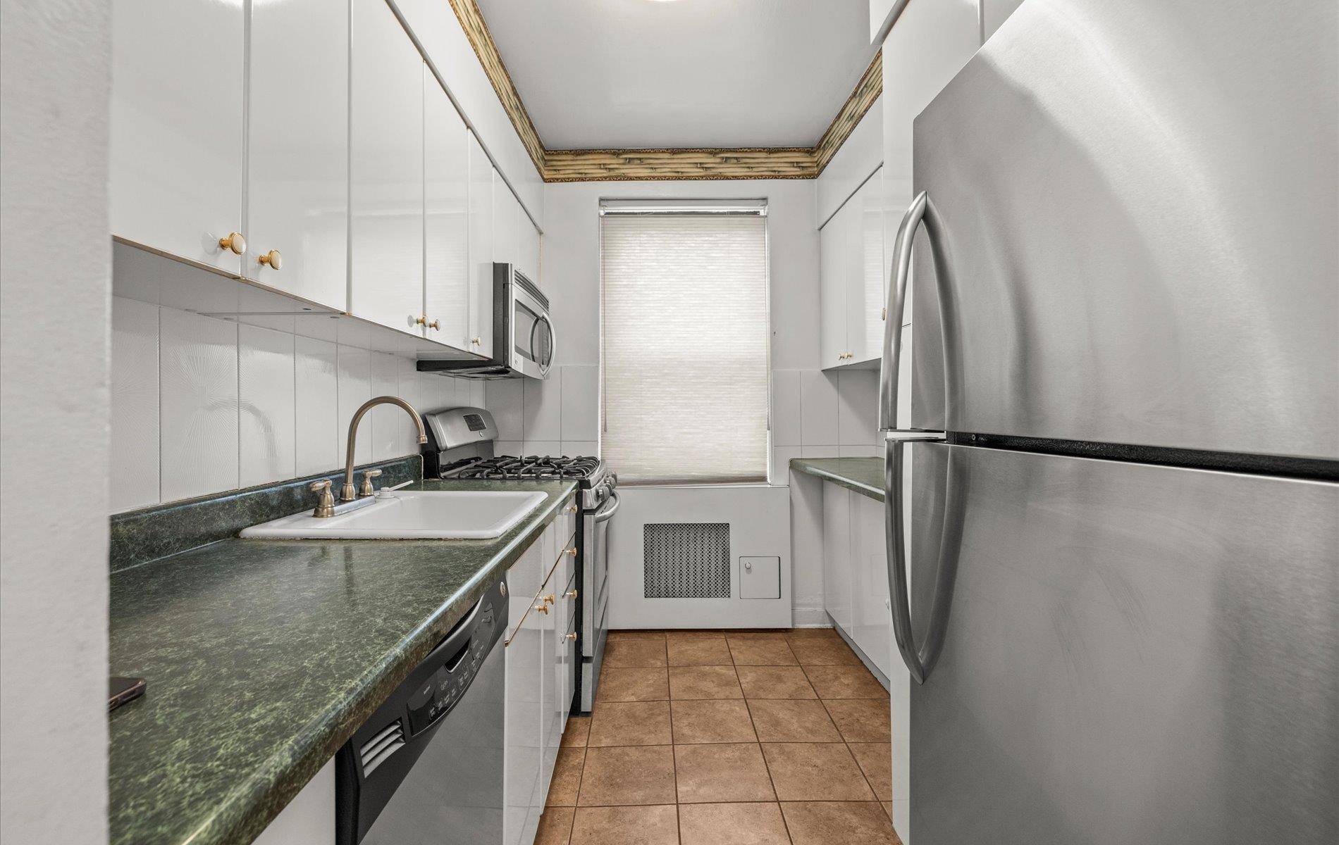 East Elmhurst, NY 11370,21-39 78th Street #C1