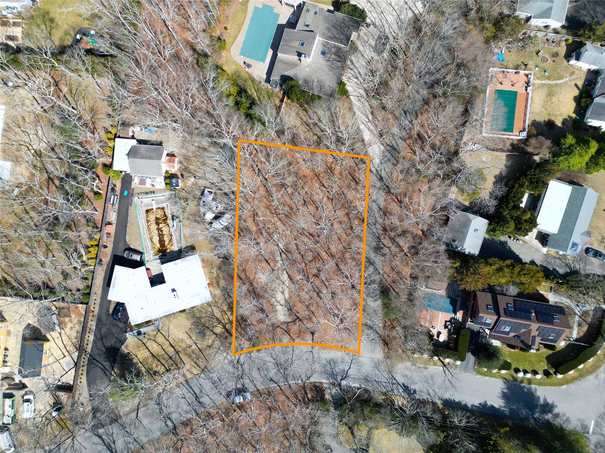 Westhampton Beach, NY 11978,42 Hampton ST