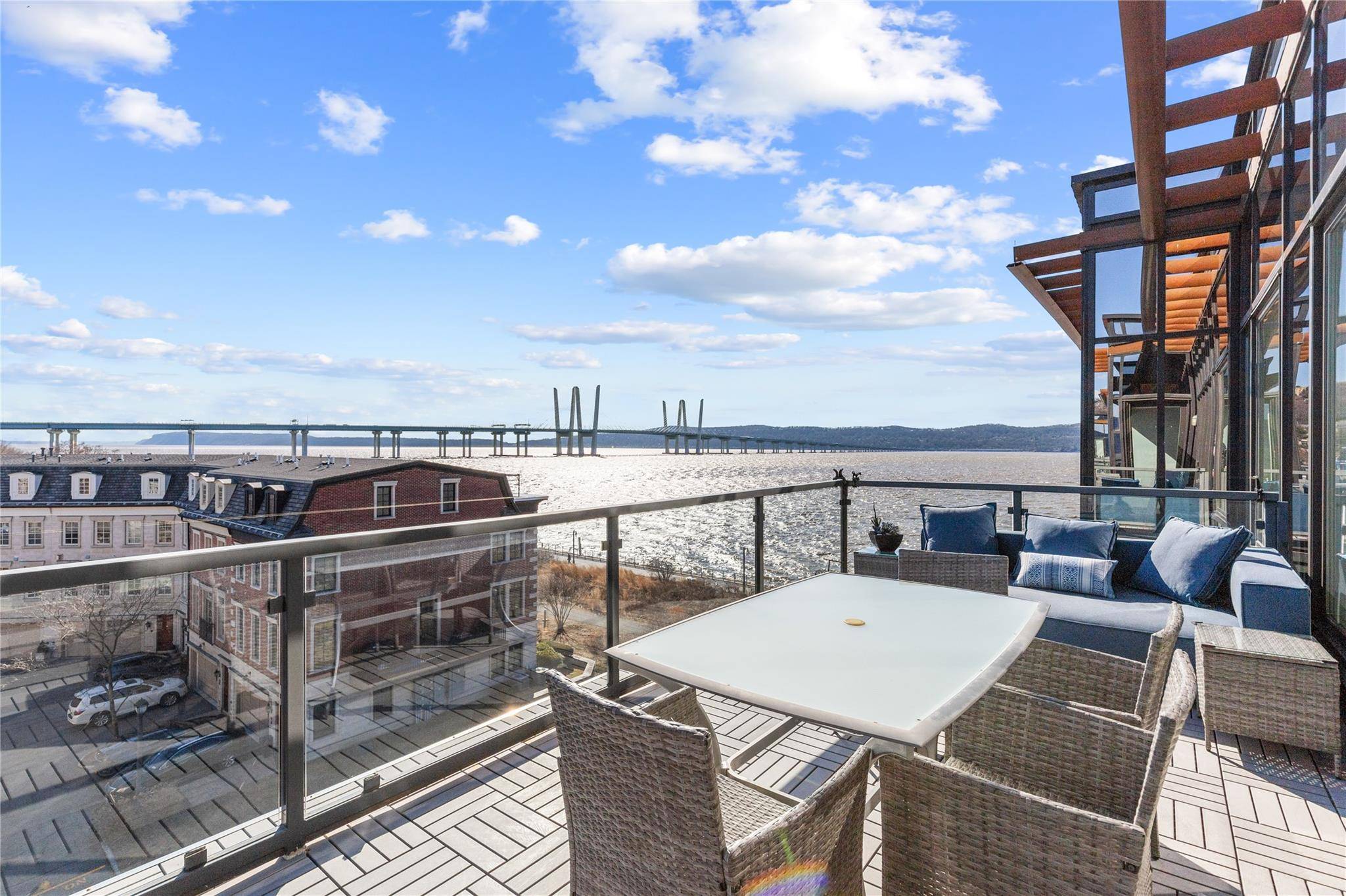 Tarrytown, NY 10591,16 Rivers Edge #502