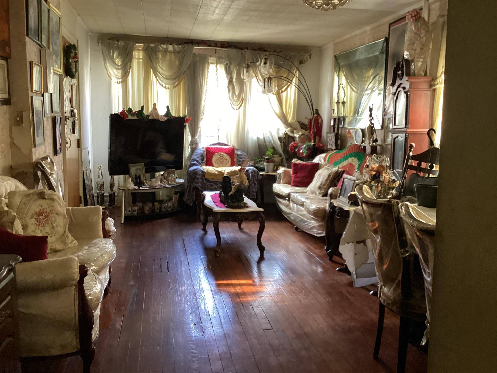 Corona, NY 11368,55-23 97 PL