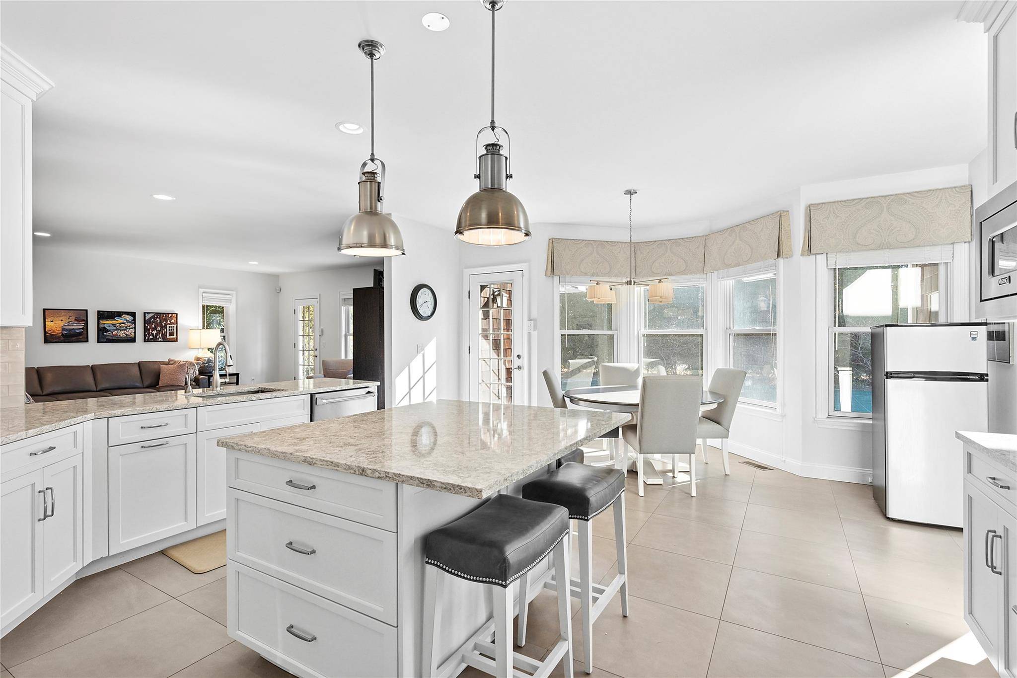Southampton, NY 11968,1 Seasons LN