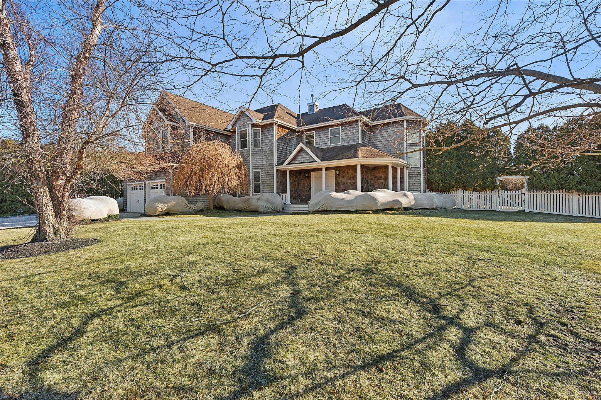 Southampton, NY 11968,1 Seasons LN