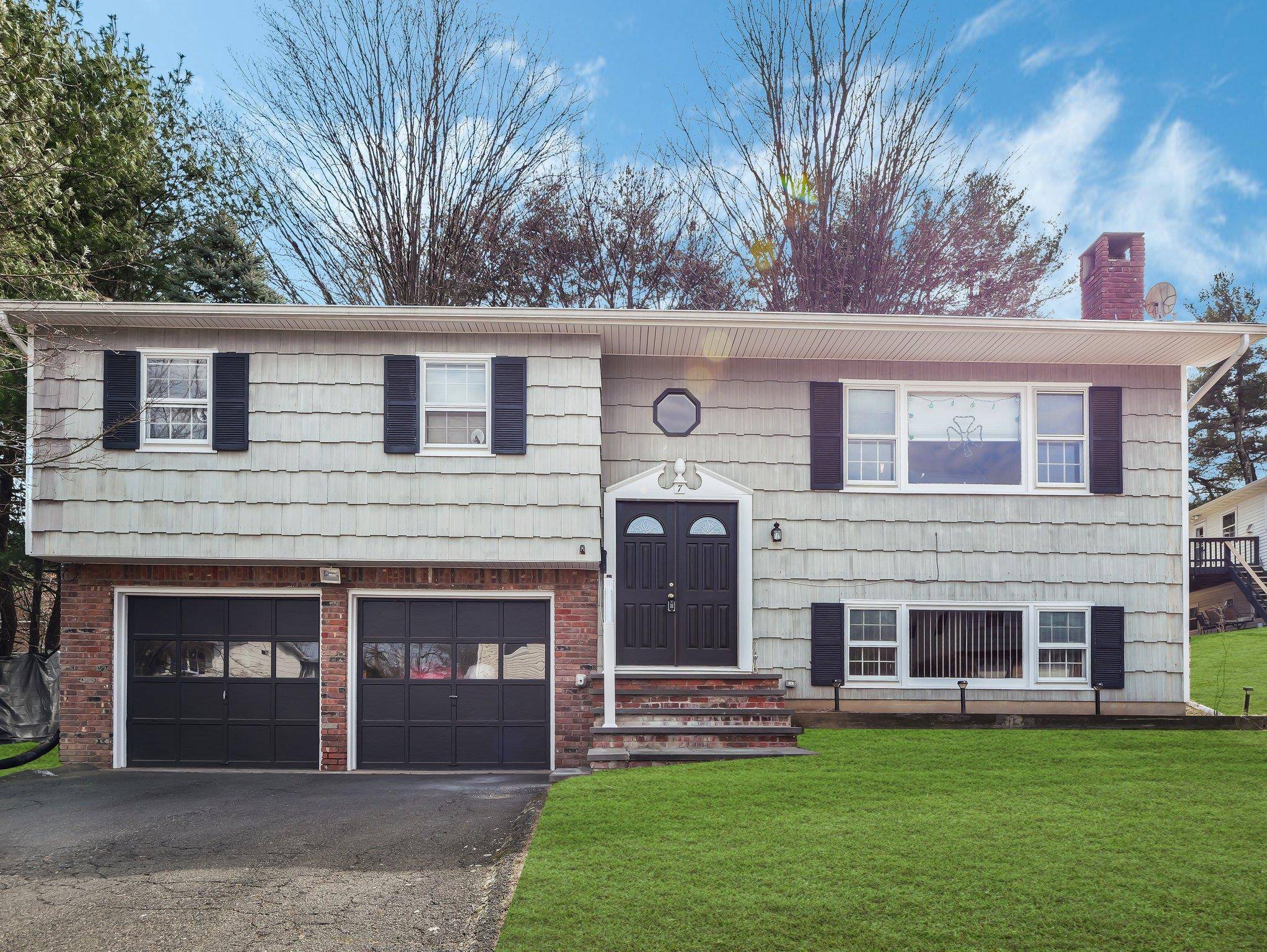 Garnerville, NY 10923,7 Poplar RD