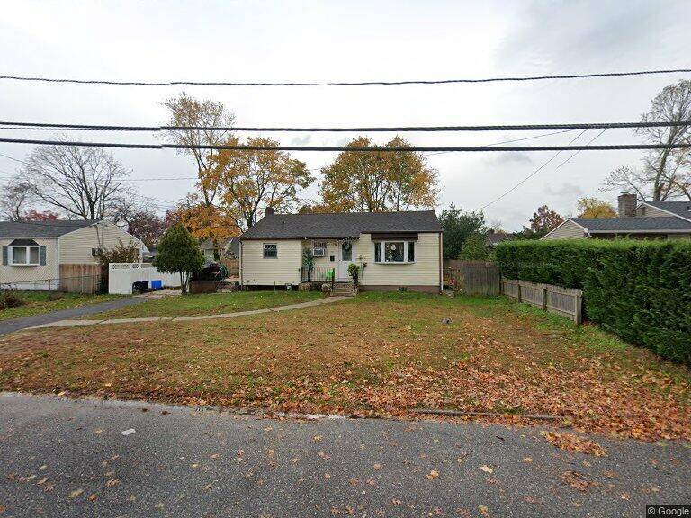 Central Islip, NY 11722,10 E Sycamore ST